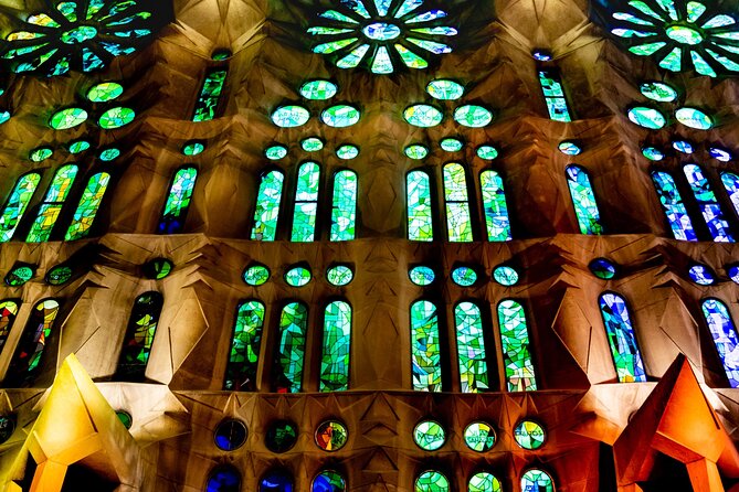 Barcelona Sagrada Familia Guided Visit With Optional Extras. - Skip-the-line access: how to use it wisely