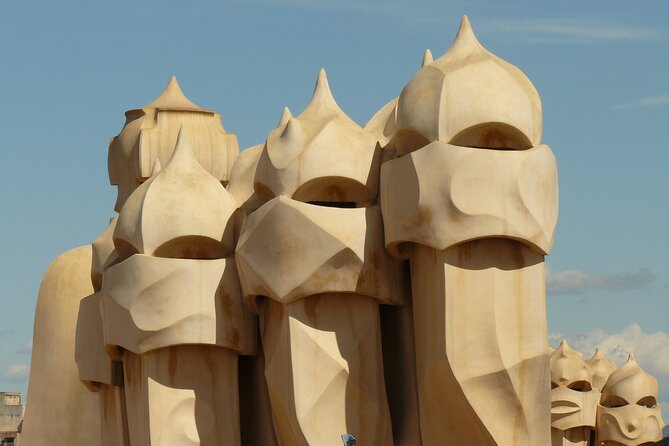 Barcelona: Sagrada Familia, Modernism and Gothic Quarter - Plaza de Catalunya Break: A Useful Reset In The Middle