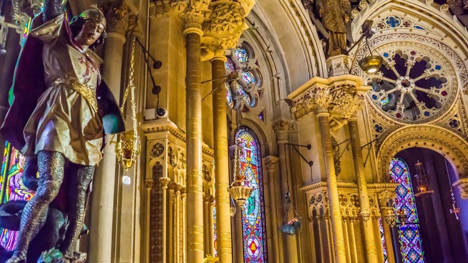 Barcelona: Sagrada Familia & Montserrat Full-Day with Pickup - Santa Maria de Montserrat: the monastery visit and what to focus on