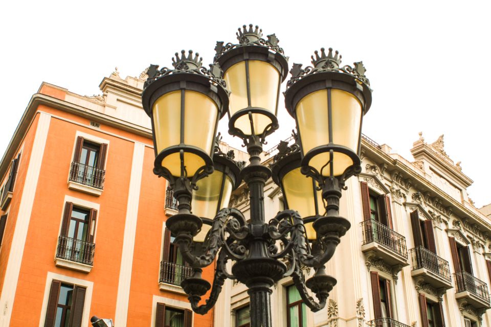 Barcelona: Sagrada Familia, Park Güell and Old Town Tour - Park Güell: mosaic magic with one big advantage—your own pace
