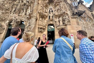 Barcelona: Sagrada Familia & Park Guell Guided Tour + Transfer - Park Güell: Mosaics, the Dragon Staircase, and the View You’ll Remember