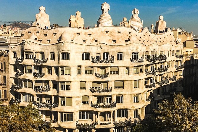 Barcelona: Sagrada Familia, Park Guell & Tapas Private Tour - The Gothic Quarter on foot: legends, streets, and context you’ll actually use