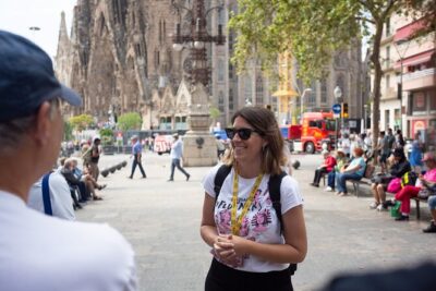 Barcelona: Sagrada Familia Semi-Private Guided Tour - The core experience: a 1-hour interior guide on Gaudí’s meaning