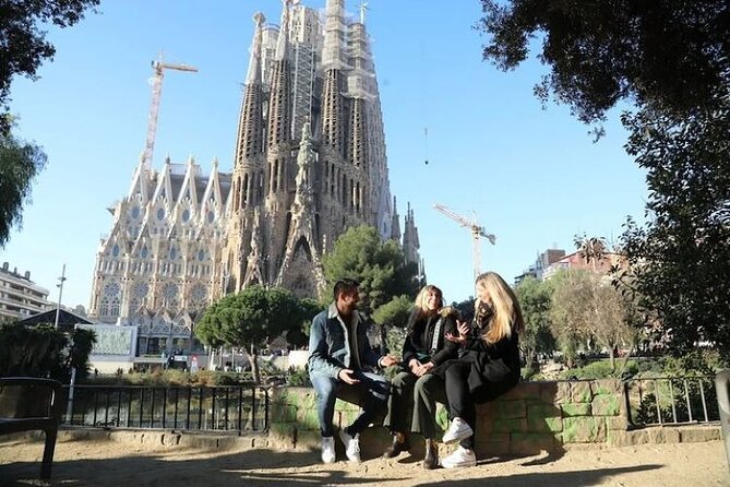 Barcelona: Sagrada Familia Skip The Line Insider Guided Tour - Guides Who Make the Difference: Names You’ll Remember
