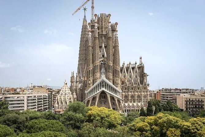 Barcelona: Sagrada Familia Skip The Line Insider Guided Tour - Meeting at Plaça de la Sagrada Família: Simple Start, Real Timing