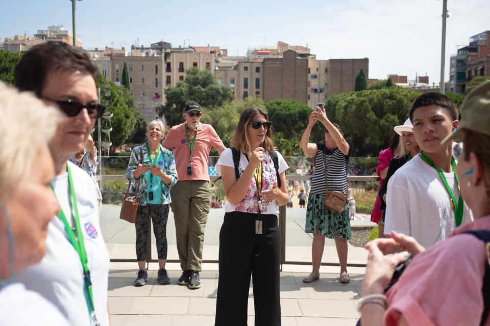 Barcelona: Sagrada Familia Small Group Guided Tour - Skip-the-line entry: what it saves you (and how to use it)