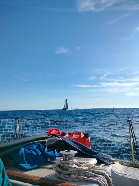 Barcelona: Sailing tour - Guide Languages and the Tone You’ll Feel On Board