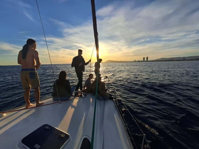 Barcelona: Sailing tours con capitán local, bebidas y snacks - Who Should Book This Sailing Tour (and Who Might Skip It)