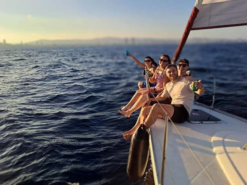 Barcelona: Sailing tours con capitán local, bebidas y snacks - From Moll de Mestral Out to the City Views
