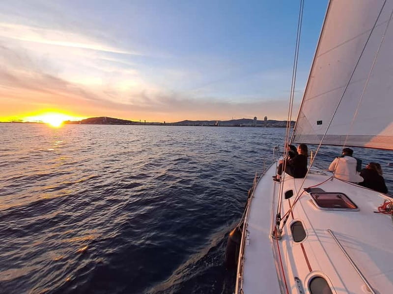 Barcelona: Sailing tours con capitán local, bebidas y snacks - Price and Value: Is $45 Worth It?