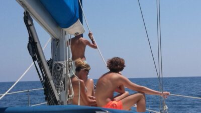Barcelona: Sailing Trip with Drinks and Snacks - The 5-minute safety briefing that makes the rest better