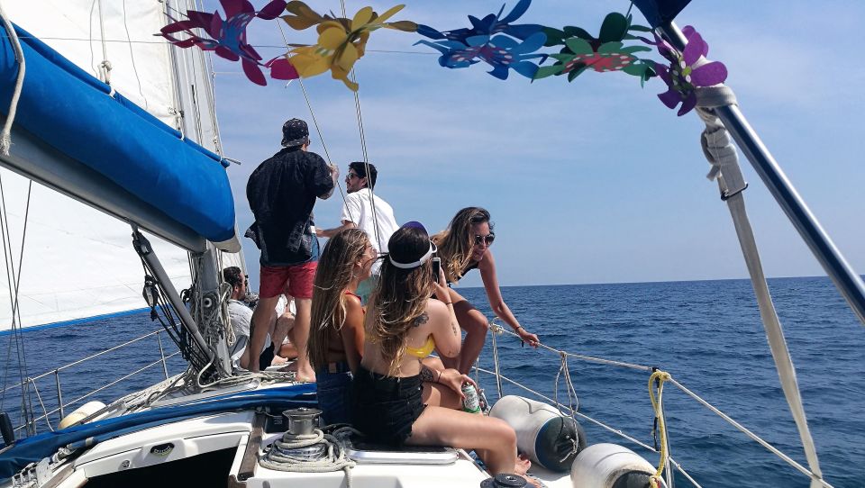 Barcelona: Sailing Trip with Drinks and Snacks - Drinks and snacks on board: the open bar is the point