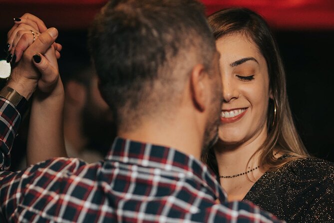 Barcelona Salsa Lovers Dance Experience - Ellie-style instruction: personalized steps without the intimidation