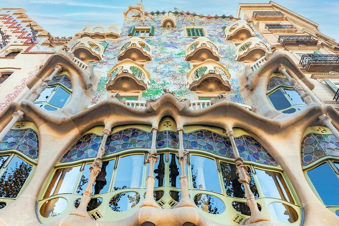 Barcelona Scavenger Hunt and Sights Self-Guided Tour - Stop 1: Casa Amatller and the Skill of Looking Closely