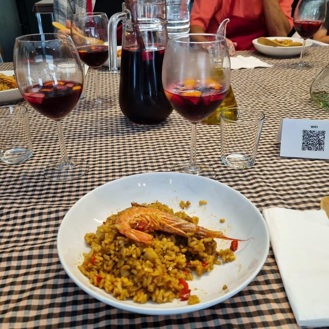 Barcelona: Seafood Paella ★Maestro★ & Tapas & Sangria - Price and value: $71 for cooking, eating, and recipes