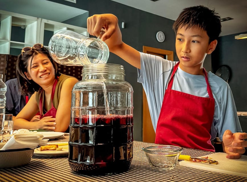 Barcelona: Seafood Paella ★Maestro★ & Tapas & Sangria - Should you book this Barcelona paella and sangria class?