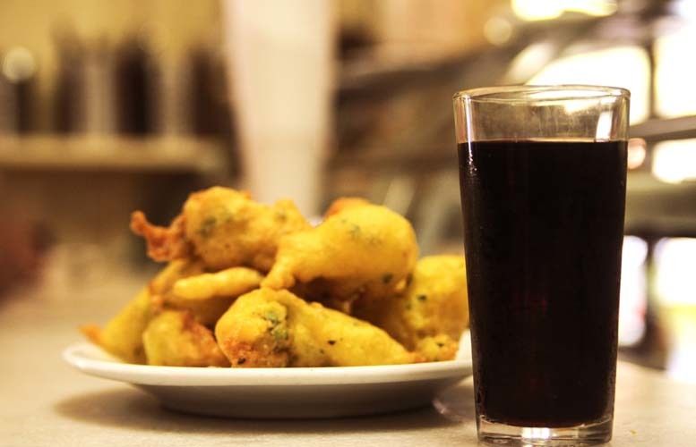 Barcelona: Secret Food Tour - Guides: the human factor that shows up in the reviews