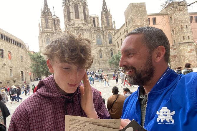 Barcelona Self-Guided Murder Mystery Tour by the Cathedral of Barcelona - How the self-guided format works (and how to play smart)