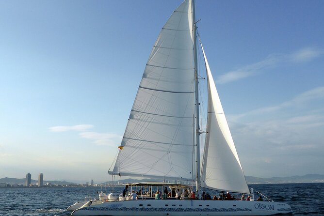 Barcelona Skyline Sailing - Music and onboard atmosphere: chill, but not always silent