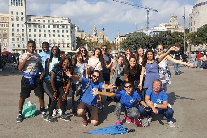 Barcelona Street Art, Graffiti and Tapas Tour - Starting at Plaça Reial and getting your bearings fast