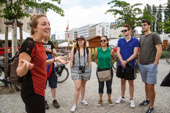 Barcelona Street Art, Graffiti and Tapas Tour - Specific street art moments you can plan around