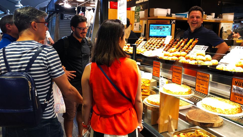 Barcelona: Street Food & Sightseeing Tour with Local Market - Strolling the Historic Streets: Why the Walk Matters