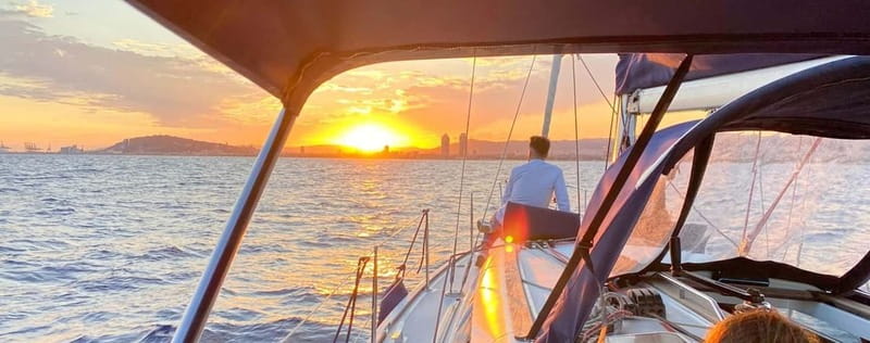 Barcelona: Sunset Boat Trip with Cava Wine and Snacks - Why Barcelona Feels Bigger From Port Olímpic
