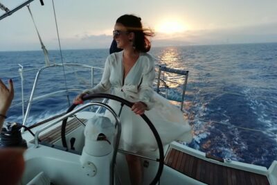 Barcelona Sunset Sailing Cruise from Port Olímpic with Open Bar - Getting There: Moll de la Marina and the L4 Metro Shortcut