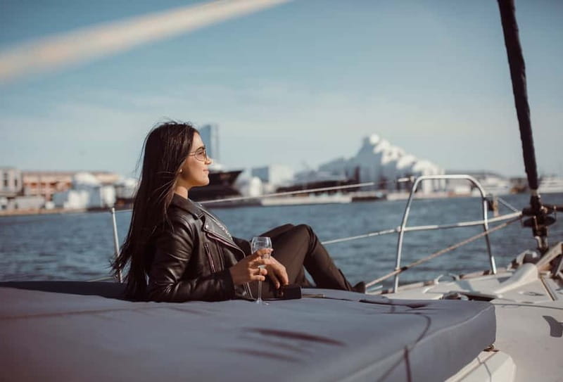 Barcelona: Sunset Skyline Cruise with Cava and Snacks - Language and guide: getting meaning, not just photos