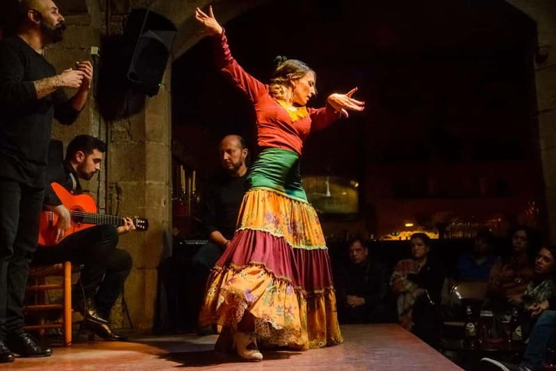 Barcelona: Tapas and Wine with Flamenco Show in the Old Town - Why this Barcelona tapas and wine plus flamenco pairing works