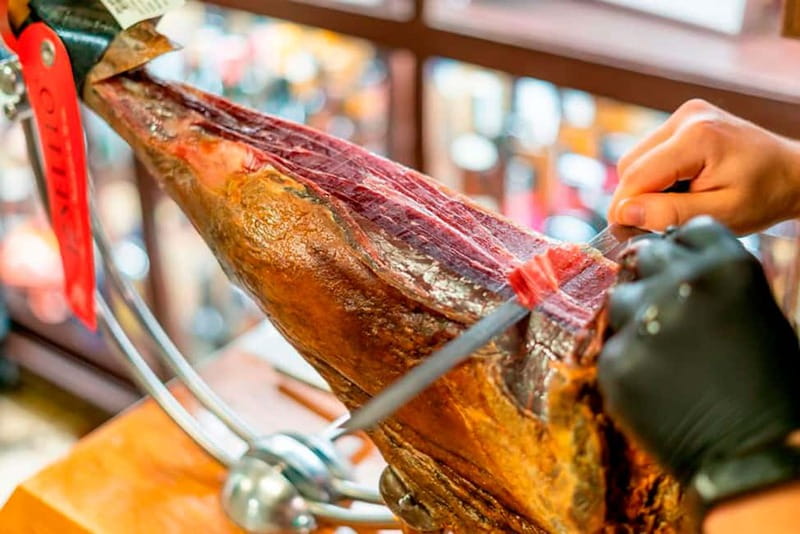 Barcelona: Tapas and Wine with Flamenco Show in the Old Town - Price and value: is $96 per person fair?