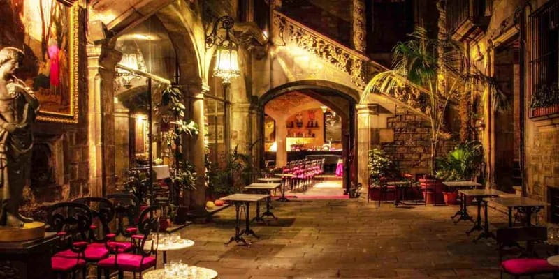 Barcelona: Tapas and Wine with Flamenco Show in the Old Town - Timing, meeting points, and what to expect on your feet