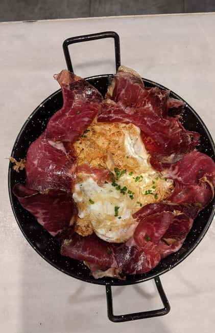 Barcelona: Tapas Crawl full meal & drinks all included - Group size and attention: why max ten people matters