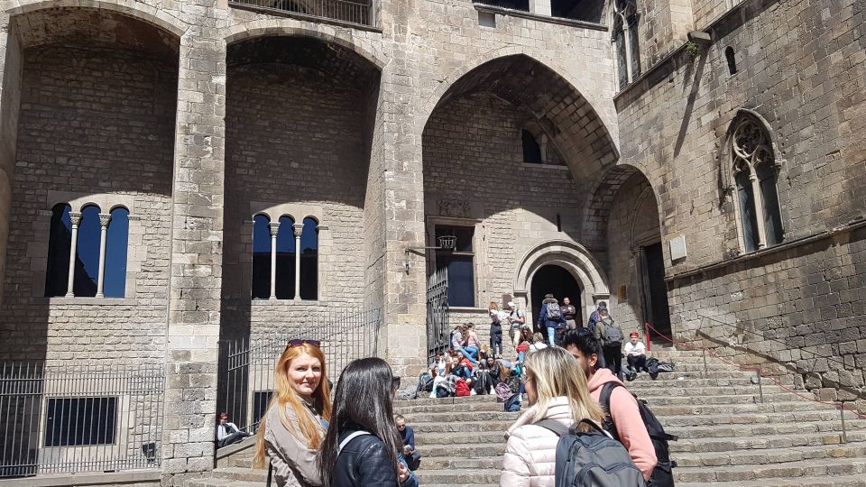 Barcelona: Tapas & Picasso Museum Guided Walking Tour - Mediterranean Tapas at a Local Favorite: Fish, Meats, and Vegetables