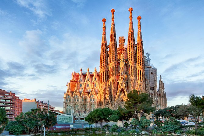 Barcelona Tapas Tour with a Local Foodie: Personalized & Private - Stop 3: Gothic Quarter and El Born lanes with food and city stories