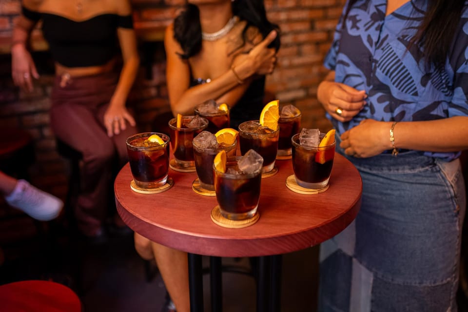 Barcelona: Tapas Tour with Food Tastings and Drinks - The 2.5-hour flow: what your evening feels like