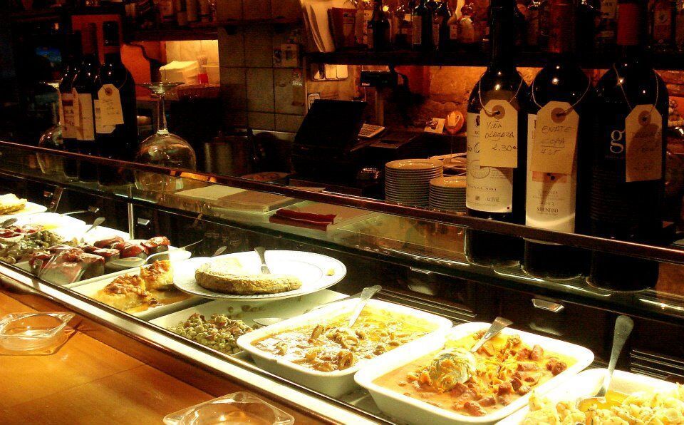 Barcelona: Tapas Walking Tour & Flamenco Show - Tapas and flamenco in one efficient evening (Eixample to the Gothic Quarter)