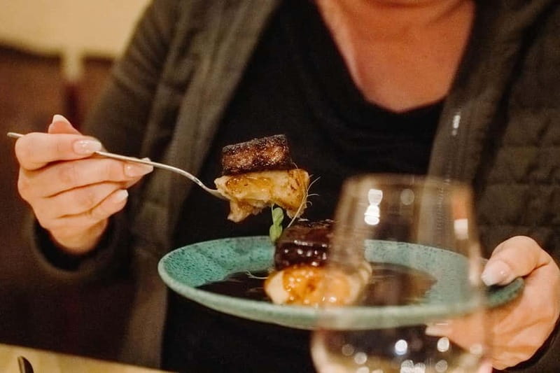 Barcelona: Tapas & Wine Tour in Born & Gothic Quarter - Stop-by-Stop: Bastaix, Restaurant Santagustina, and La Palma De Bellafila