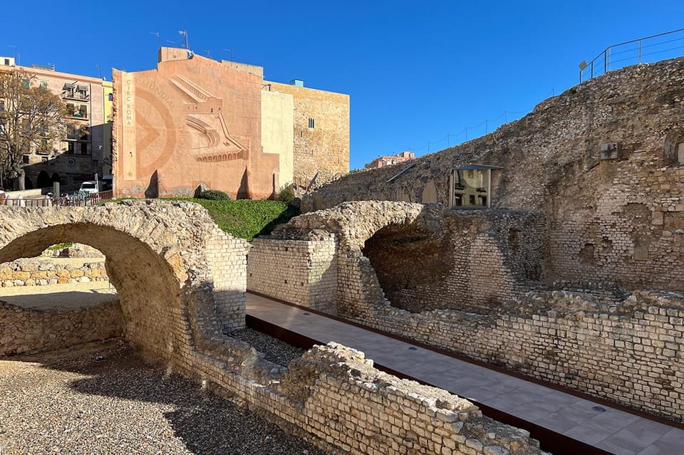 Barcelona: Tarragona & Sitges Guided Day Trip with Transfers - The Tarragona lunch break: where to take your time