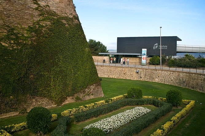 Barcelona: Teleferic de Montjuic Admission Ticket - Stop at the top: castle views and the history angle