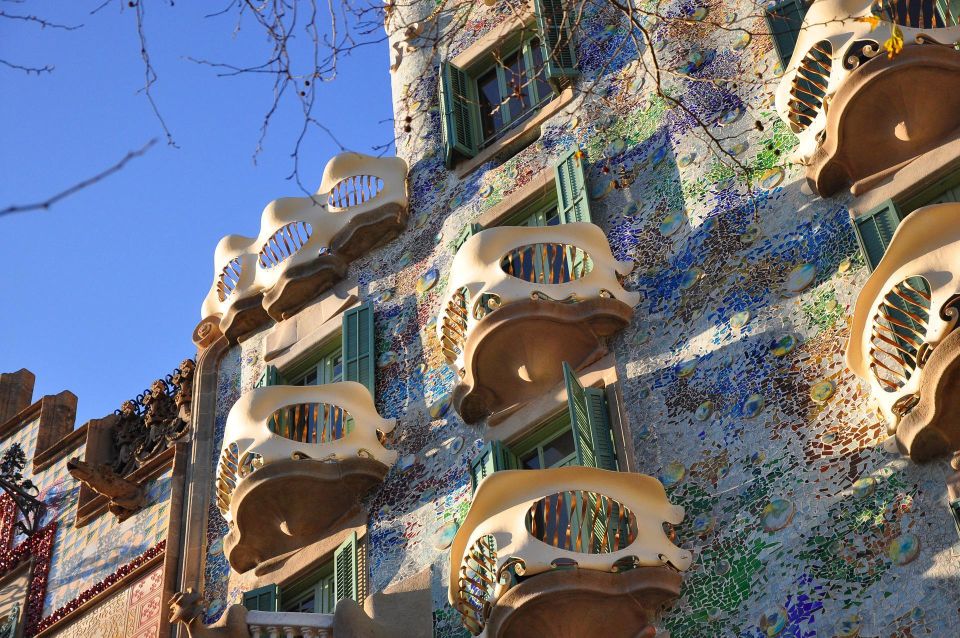 Barcelona: The Genuis of Gaudi & Modernist Architects Tour - Casa Amatller and Casa Lleó Morera: Modernisme Side by Side