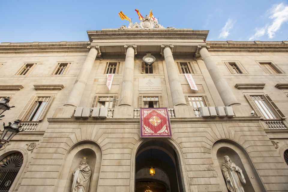 Barcelona: “The Shadow of the Wind” Literary Walking Tour - Finding Sempere and Sons: Bookshop Fantasies Become Real
