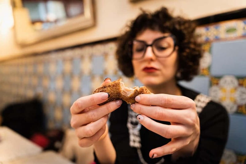 Barcelona: The Ultimate Local Tapas & Drinks Food Tour - Stop Structure and Pacing: How the Evening Feels in Real Life