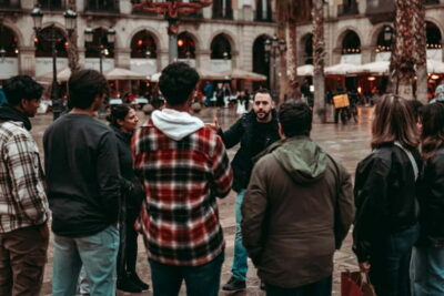 Barcelona: Tipsy Tapas & History Tour in the Gothic Quarter - Getting started at Plaza Real: where your appetite meets the maze
