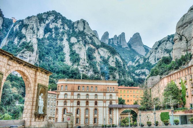 Barcelona to Montserrat Monastery: Tour, Transfers & Basilica - Stop 2: Abadia de Montserrat with about 3 hours of mountain freedom
