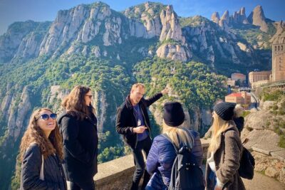 Barcelona to Montserrat Monastery: Tour, Transfers & Basilica - Stop 1: Monistrol de Montserrat for guided context and a first look (1h30)