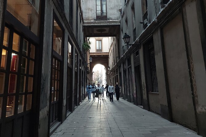 Barcelona Tour And Photoshoot in Gothic Quarter - Stop-by-Stop: What You’ll See (and Why Each Photo Spot Makes Sense)