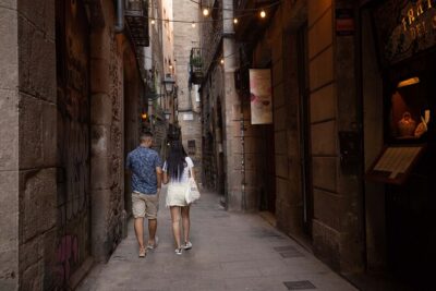 Barcelona Tour And Photoshoot in Gothic Quarter - Price and Value: What $65 Buys You in Barcelona