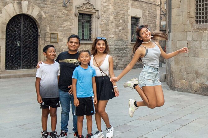 Barcelona Tour And Photoshoot in Gothic Quarter - Photo Lighting Matters: Morning vs Evening Choices You Can Actually Use