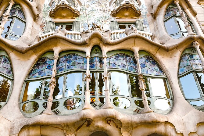 Barcelona Tour from Your Cruise Ship - Las Ramblas to Columbus Monument: people-watching with a plan